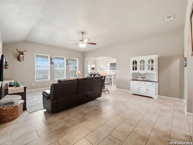 235 Valley Forge Pleasanton, TX 78064