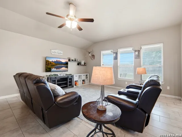 235 Valley Forge Pleasanton, TX 78064