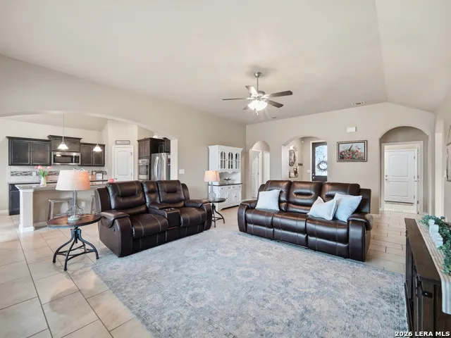 235 Valley Forge Pleasanton, TX 78064