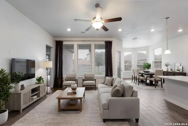 15729 La Subida Helotes, TX 78023