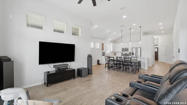 6324 Black Butte Schertz, TX 78108