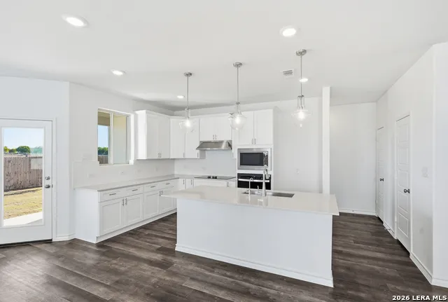 519 NIGHTINGALE AVENUE Marion, TX 78124