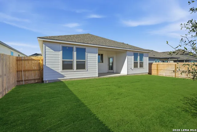 519 NIGHTINGALE AVENUE Marion, TX 78124