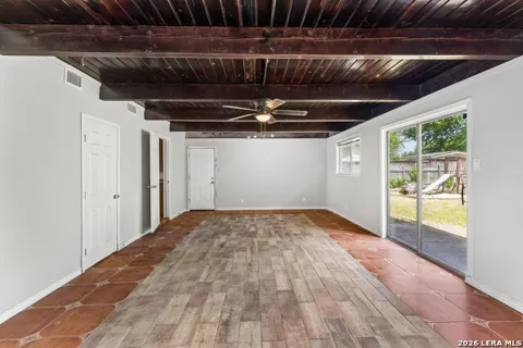 835 Lovera Blvd