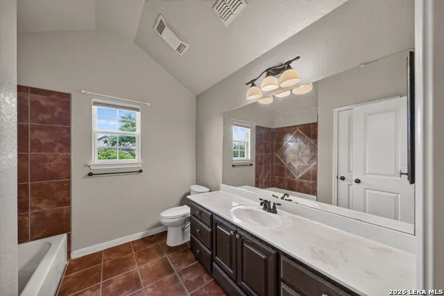 15815 White Cap Dr Lytle, TX 78052