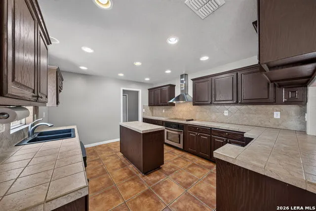 15815 White Cap Dr Lytle, TX 78052