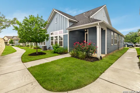 108 Lafitte Dr #102