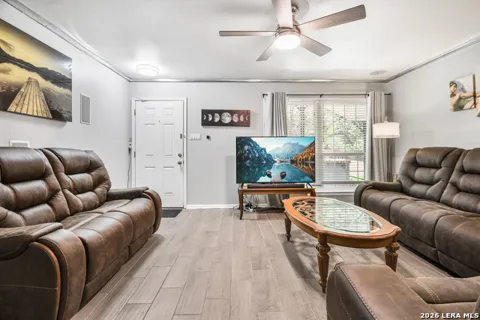 8401 New Braunfels #146