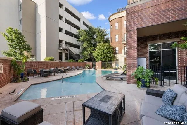 215 CENTER ST #1205 San Antonio, TX 78202