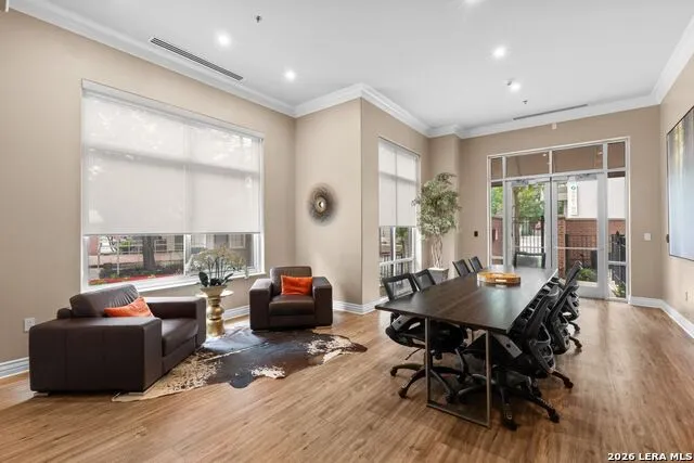215 CENTER ST #1205 San Antonio, TX 78202
