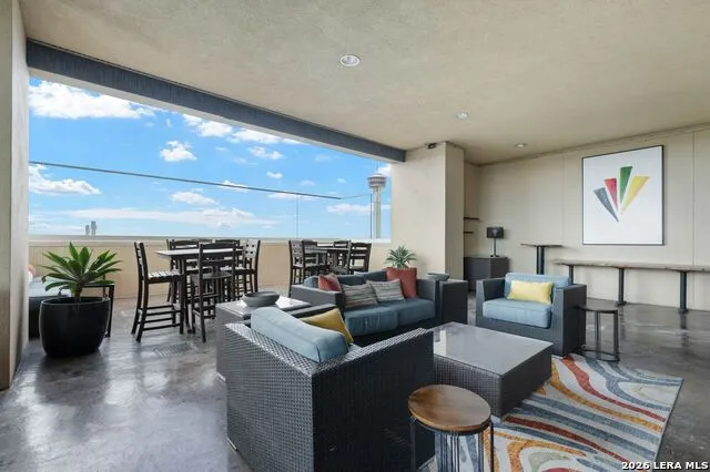 215 CENTER ST #1205 San Antonio, TX 78202