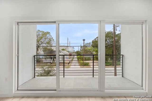 308 S Mesquite St #101 San Antonio, TX 78203
