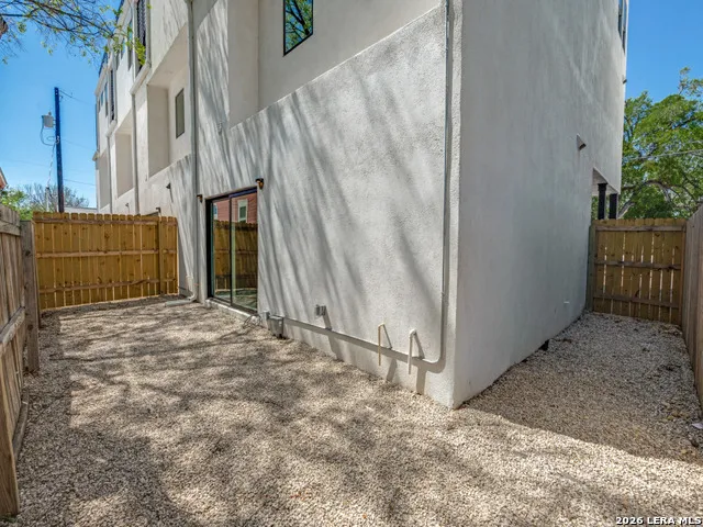 308 S Mesquite St #101 San Antonio, TX 78203