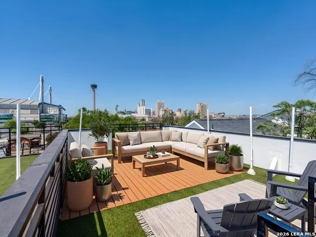 308 S Mesquite St #101 San Antonio, TX 78203