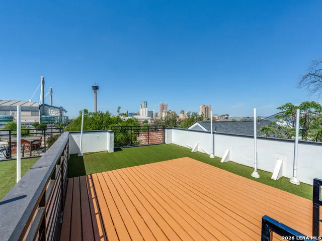 308 S Mesquite St #101 San Antonio, TX 78203