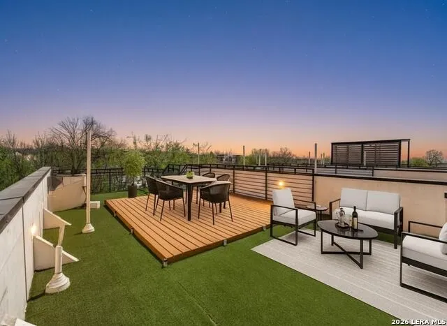 308 S Mesquite St #101 San Antonio, TX 78203