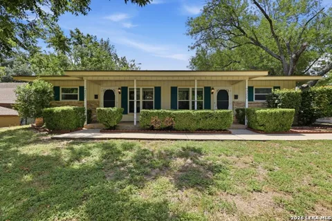 3220 URBAN CREST DR