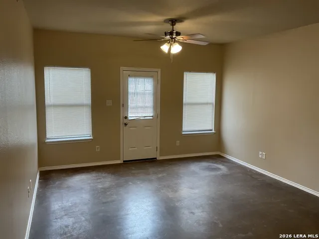 10802 Mathom Landing Universal City, TX 78148
