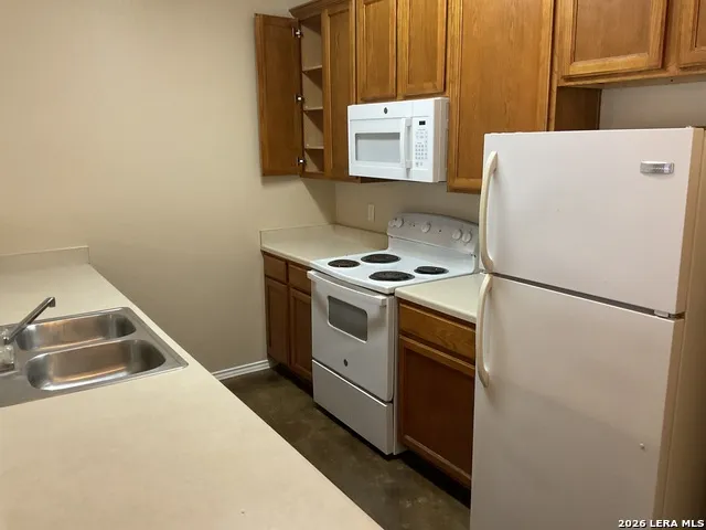 10802 Mathom Landing Universal City, TX 78148