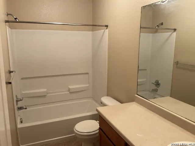 10802 Mathom Landing Universal City, TX 78148
