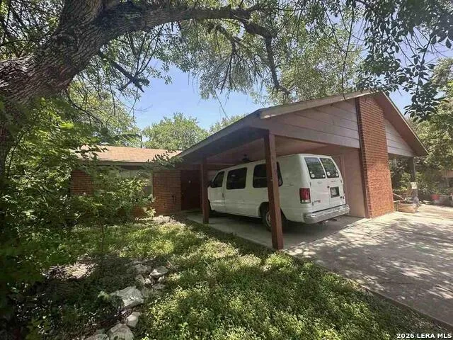 1521 Eichen New Braunfels, TX 78130