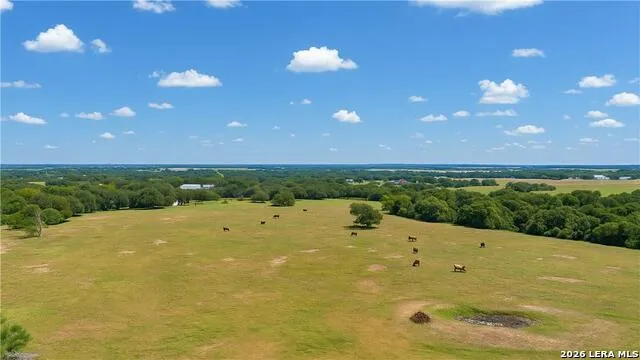 4425 E US HIGHWAY 90 Seguin, TX 78155