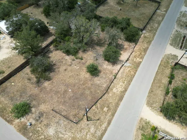 100 Villa Ridge Poteet, TX 78065