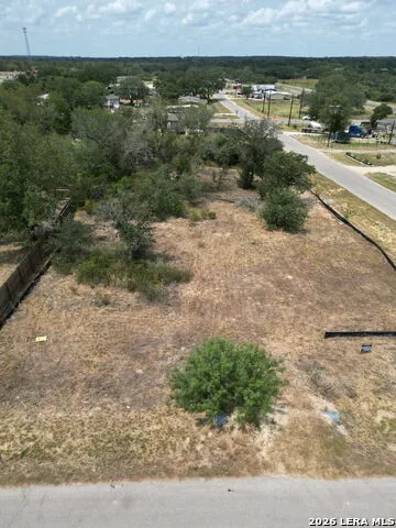 100 Villa Ridge Poteet, TX 78065