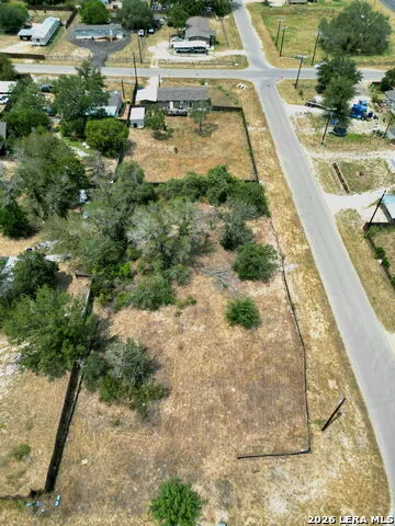 100 Villa Ridge Poteet, TX 78065
