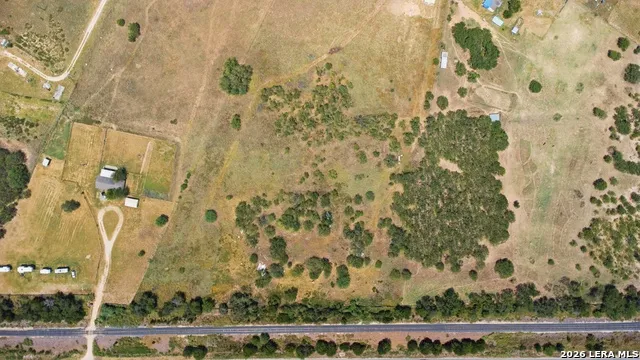 18347 COUNTY ROAD 163 Elmendorf, TX 78112