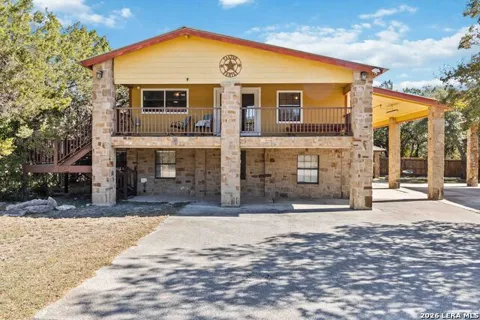 2481 LAKESHORE DR