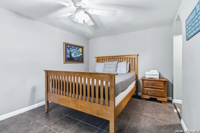 2481 LAKESHORE DR Canyon Lake, TX 78133