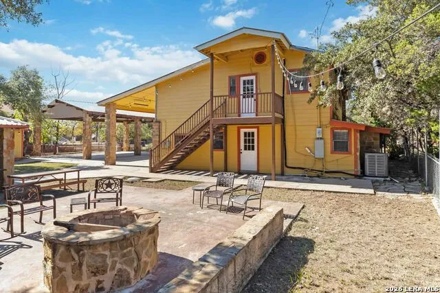 2481 LAKESHORE DR Canyon Lake, TX 78133