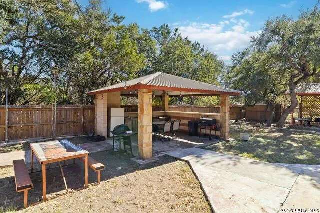 2481 LAKESHORE DR Canyon Lake, TX 78133