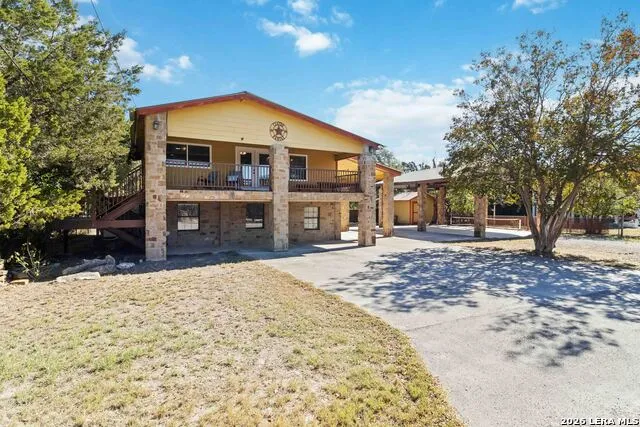 2481 LAKESHORE DR Canyon Lake, TX 78133