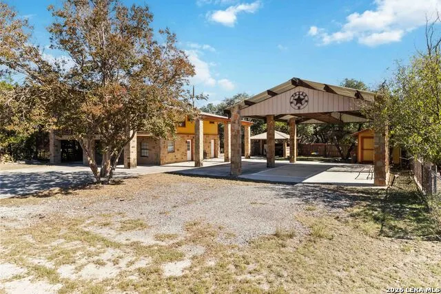 2481 LAKESHORE DR Canyon Lake, TX 78133