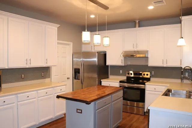 13607 Riverbank Pass Helotes, TX 78023