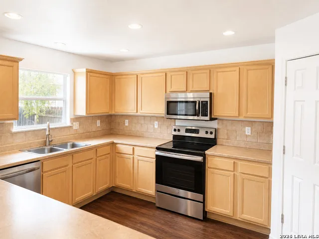 4124 WENSLEDALE DR Schertz, TX 78108