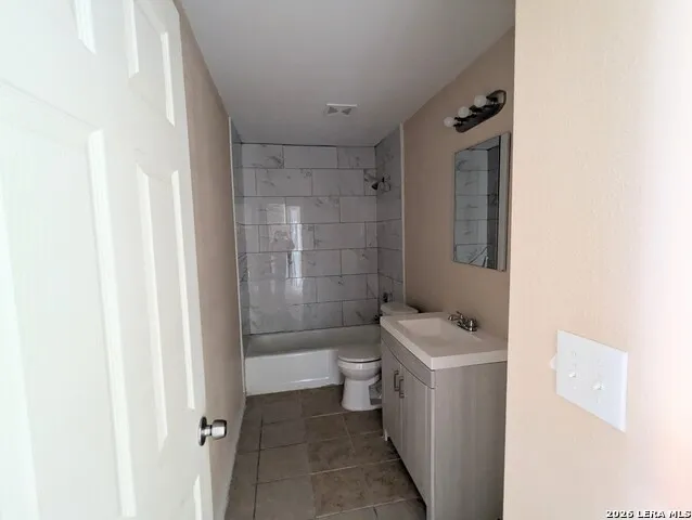 3718 PLEASANTON RD Unit 2-104 San Antonio, TX 78221