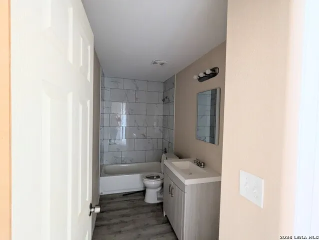 3718 PLEASANTON RD Unit 2-104 San Antonio, TX 78221