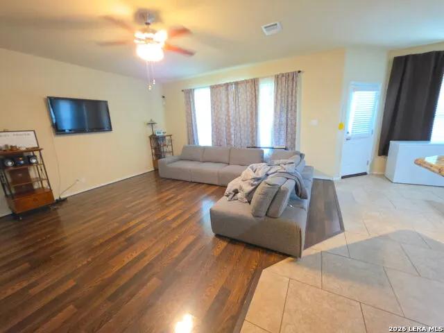 226 GROVE PL Cibolo, TX 78108