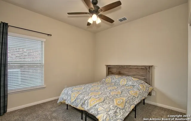 4315 Roundhay Park Converse, TX 78109