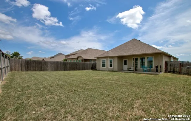4315 Roundhay Park Converse, TX 78109