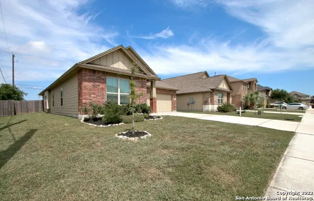 4315 Roundhay Park Converse, TX 78109