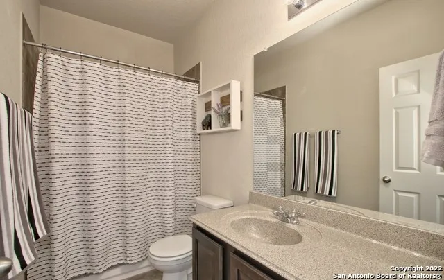 4315 Roundhay Park Converse, TX 78109