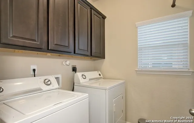 4315 Roundhay Park Converse, TX 78109