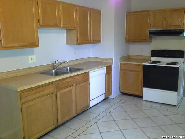 8448 Dixon Ridge San Antonio, TX 78239