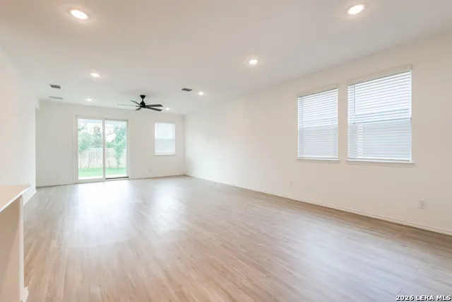 13210 HAGERD LOOP St Hedwig, TX 78152