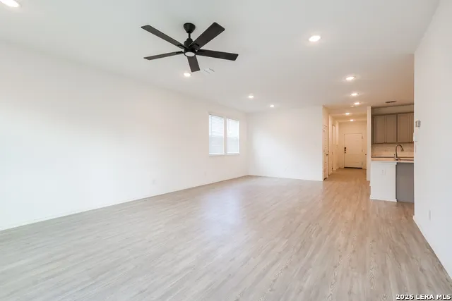 13210 HAGERD LOOP St Hedwig, TX 78152