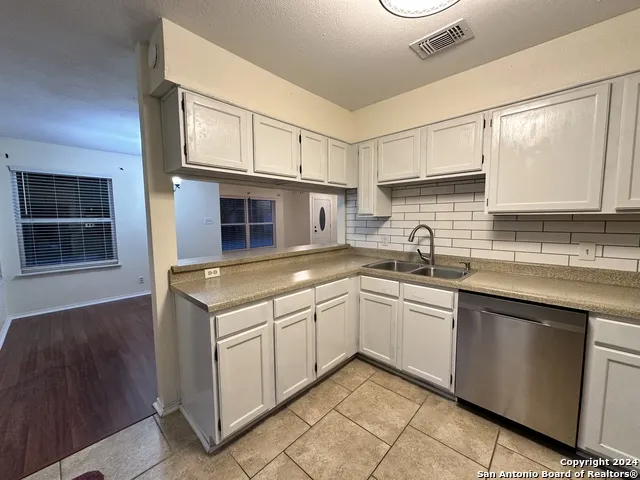 6951 WRIGHT WAY ST San Antonio, TX 78240
